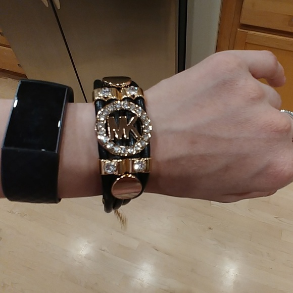 MK namebrand Bracelet - Picture 2 of 2